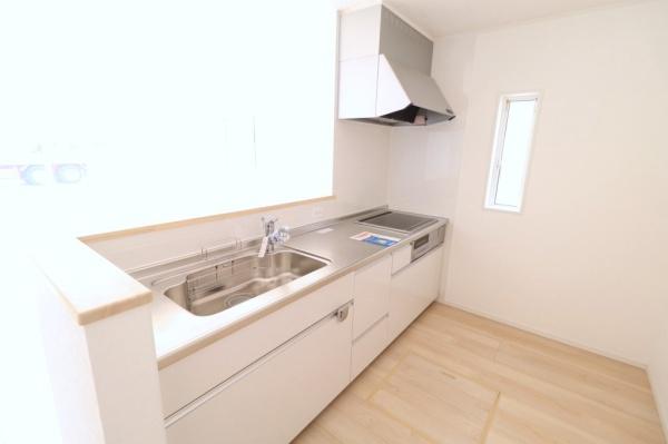 宮崎市新栄町第２－４　新築戸建