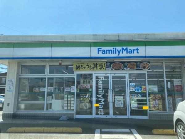 カーサ・アルバAB(ファミリーマート小松バイパス店)