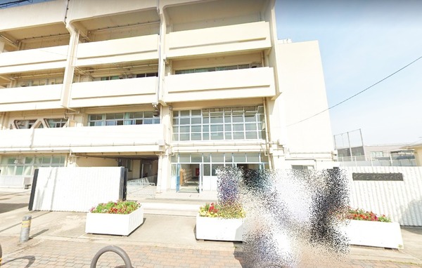 堺市堺区南半町東1丁の中古一戸建て(堺市立陵西中学校)