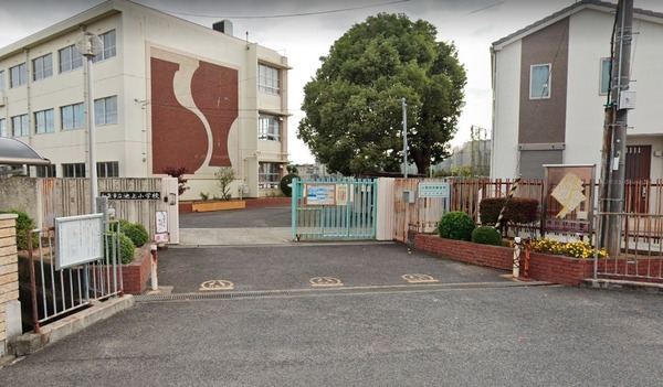 和泉市富秋町1丁目の新築一戸建(和泉市立池上小学校)
