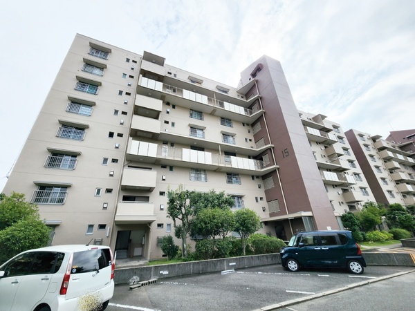 鶴山台第三住宅一五号棟