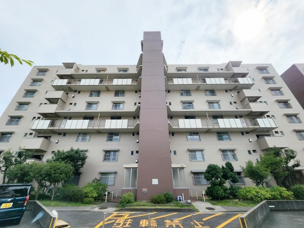 鶴山台第三住宅一五号棟