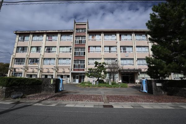 岐阜市本荘西４丁目の土地(岐阜市立本荘中学校)