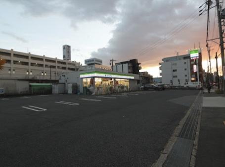 Ｖａｃｈｅｒｏｎ(ファミリーマート天白道明町店)