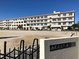 西尾市寄住町1号棟(西尾市立八ツ面小学校)