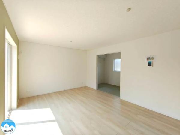 西尾市一色町松木島第6　5号棟