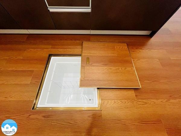 西尾市新渡場町中切の中古一戸建て