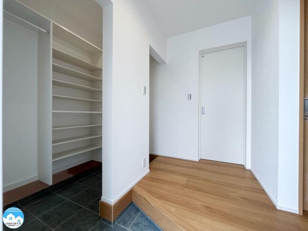 知立市新林町3No.2(玄関)