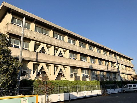 西尾市一色町野田4号棟(西尾市立一色中学校)