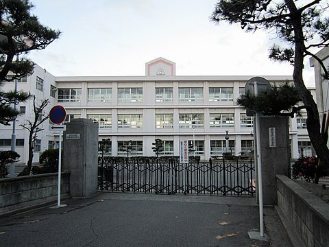 西尾市今川町2棟2号棟(西尾市立花ノ木小学校)