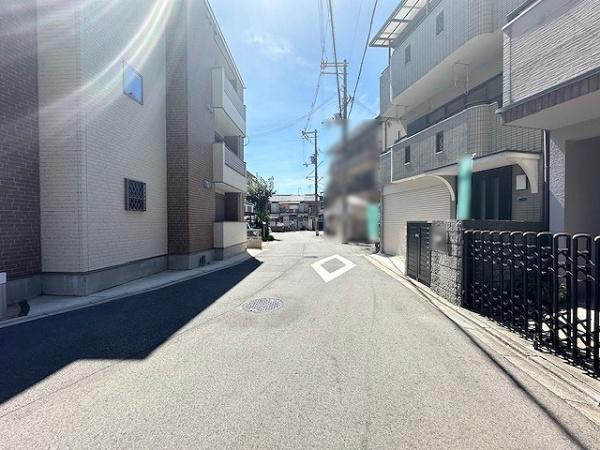 守口市藤田町6丁目の中古一戸建て(前面道路含む現地写真)