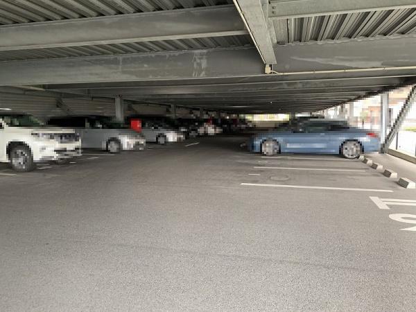 キングスクエア北大阪パークフェリス1番館(駐車場)