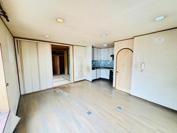 大阪市東淀川区上新庄2丁目の中古一戸建て(リビング)