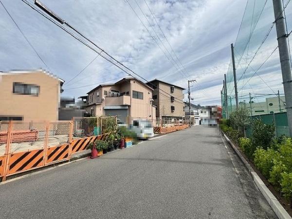 大阪市東淀川区上新庄2丁目の中古一戸建て(前面道路含む現地写真)