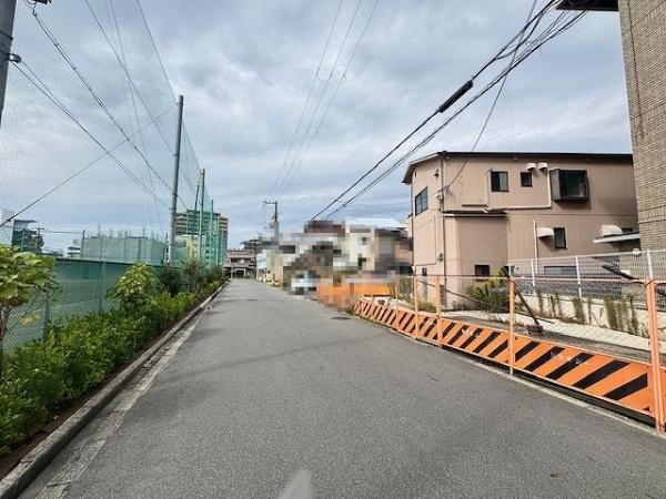 大阪市東淀川区上新庄2丁目の中古一戸建て(前面道路含む現地写真)