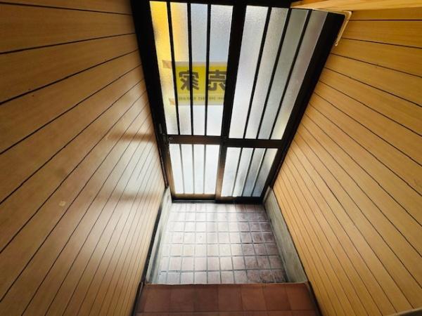 守口市金田町3丁目の中古一戸建て(玄関)