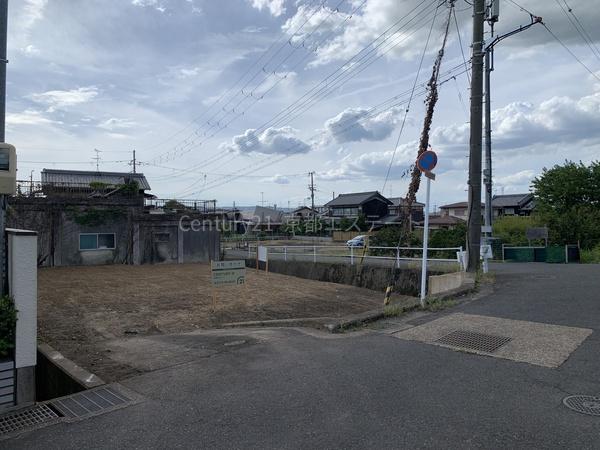 木津川市山城町　土地面積約７４坪　建築条件なしの角地！