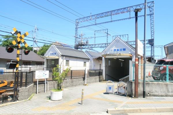 パデシオン宇治伊勢田Ⅱ番館　専用庭付(近鉄京都線「伊勢田」駅)