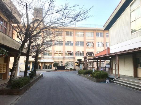 ユニ宇治マンション5号館2階 2023年3月修繕済(宇治市立木幡中学校)