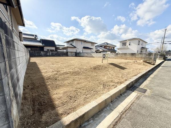 橿原市曲川町１丁目の土地