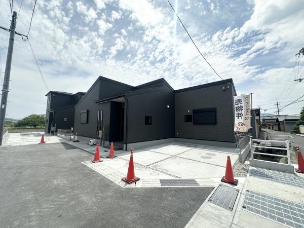 大和高田市西坊城8期全4区画1号棟