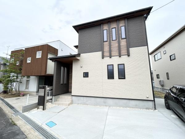 橿原市上品寺町全2棟1号棟