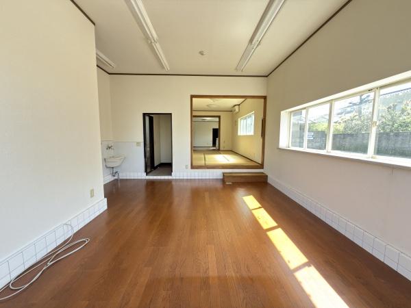 大和高田市片塩町　店舗付き住宅