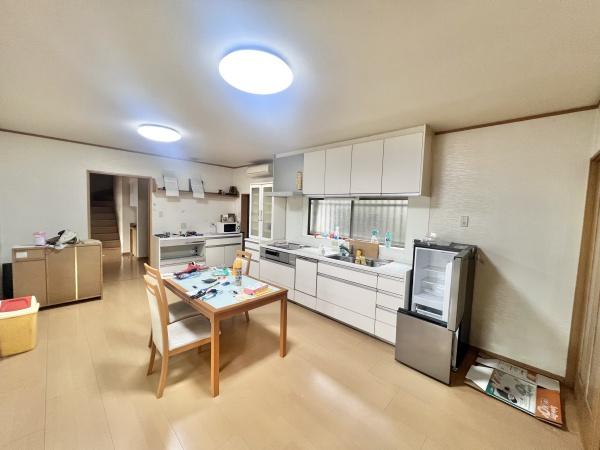 大淀町北六田　店舗付き住宅