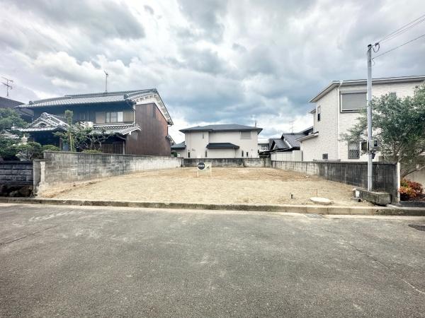 橿原市曲川町１丁目の土地