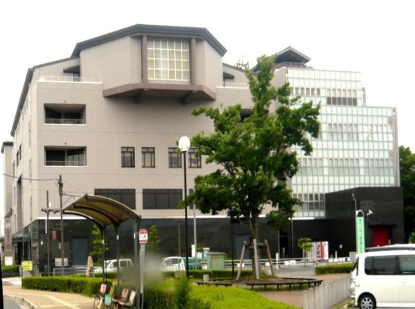橿原市小房町の土地(橿原市立図書館)