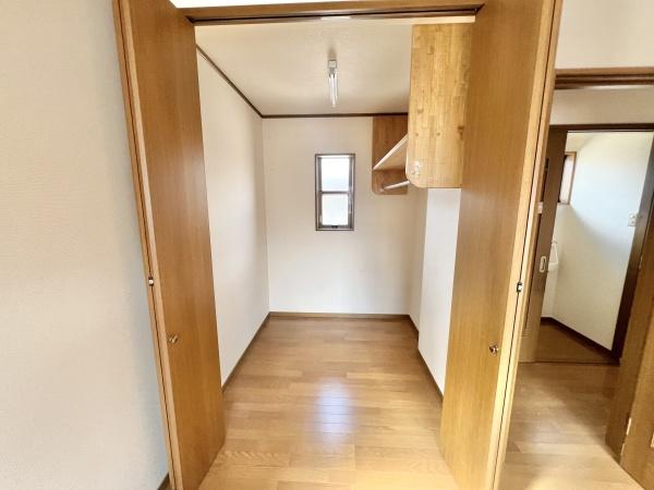 橿原市中曽司町の中古一戸建て(収納)