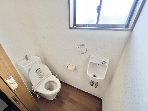 橿原市中曽司町の中古一戸建て(トイレ)