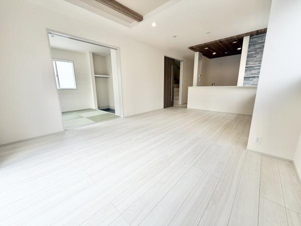 川西町結崎　全5棟3号棟