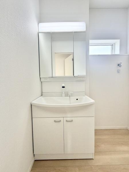 川西町結崎第18　全3棟2号棟