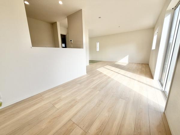 川西町結崎第18　全3棟2号棟