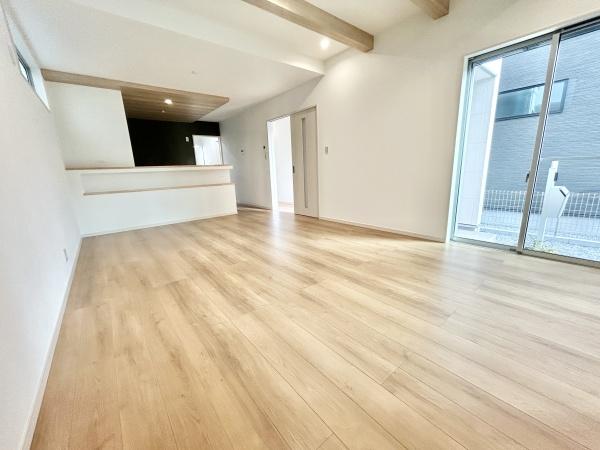 大和高田市西三倉堂1丁目の新築一戸建(リビング)