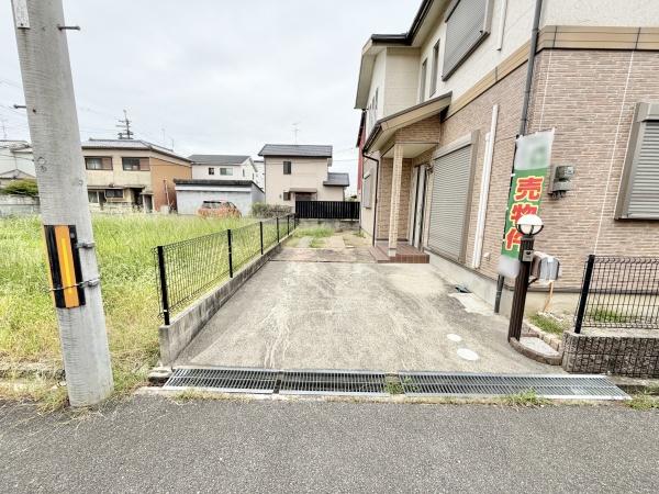 磯城郡田原本町大字宮森の中古一戸建て(駐車場)