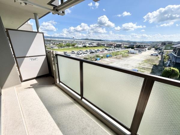 ネオシティ大和高田C棟(バルコニー)