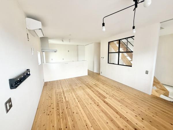 大和高田市今里町の中古一戸建て(リビング)