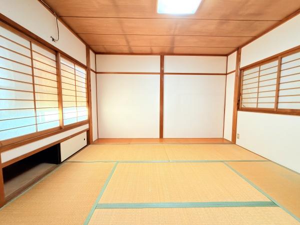 生駒郡斑鳩町目安４丁目の中古一戸建て