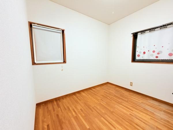 生駒郡斑鳩町目安４丁目の中古一戸建て