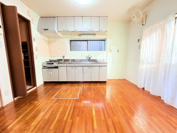 生駒郡斑鳩町目安４丁目の中古一戸建て