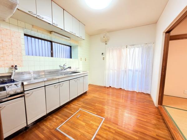 生駒郡斑鳩町目安４丁目の中古一戸建て