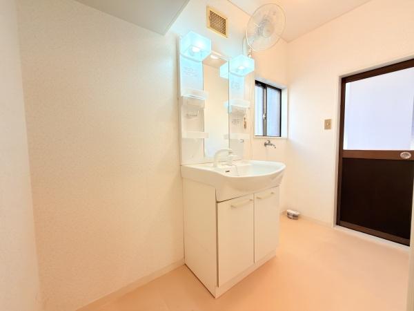 生駒郡斑鳩町目安４丁目の中古一戸建て