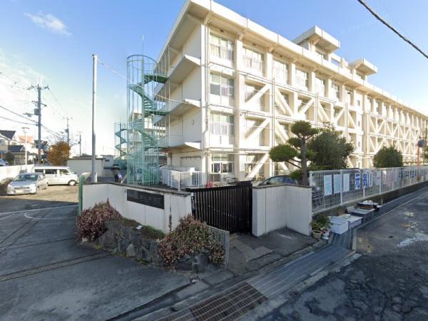 大和高田市礒野南町の中古一戸建て(大和高田市立片塩中学校)