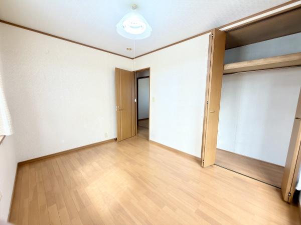香芝市五位堂４丁目の中古一戸建て