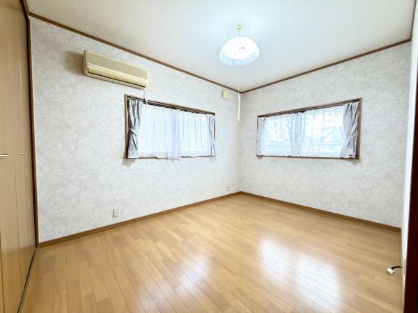 香芝市五位堂４丁目の中古一戸建て