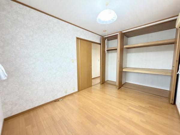 香芝市五位堂４丁目の中古一戸建て