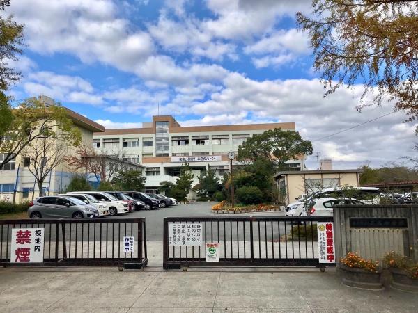 奈良市西登美ヶ丘６丁目の土地(奈良市立二名中学校)
