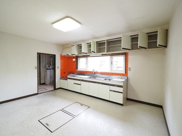 神楽岡7条5丁目店舗付住宅